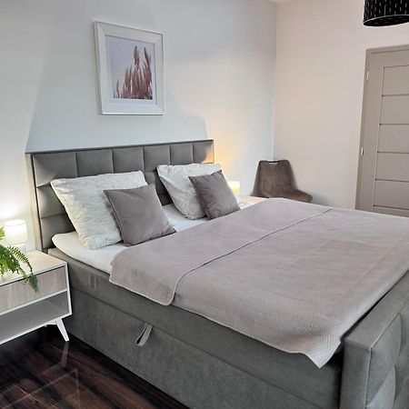 Apartments Sered Sered' ภายนอก รูปภาพ