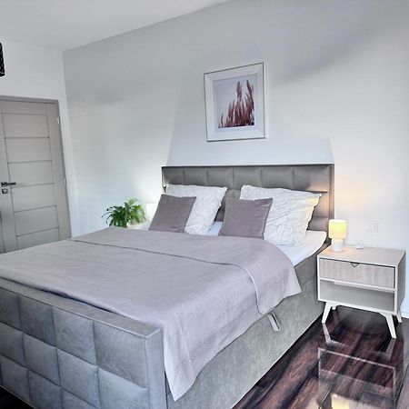 Apartments Sered Sered' ภายนอก รูปภาพ