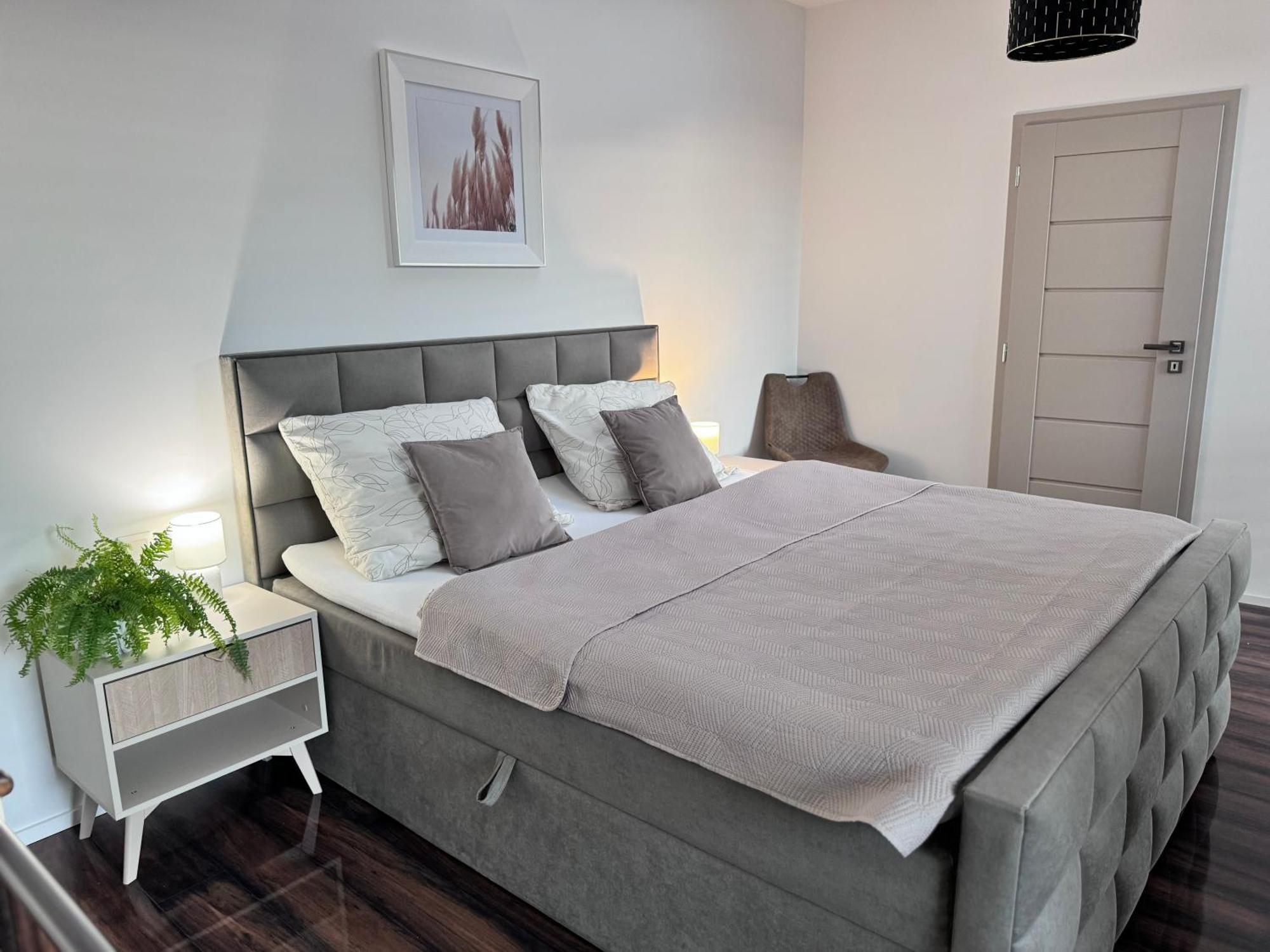 Apartments Sered Sered' ภายนอก รูปภาพ