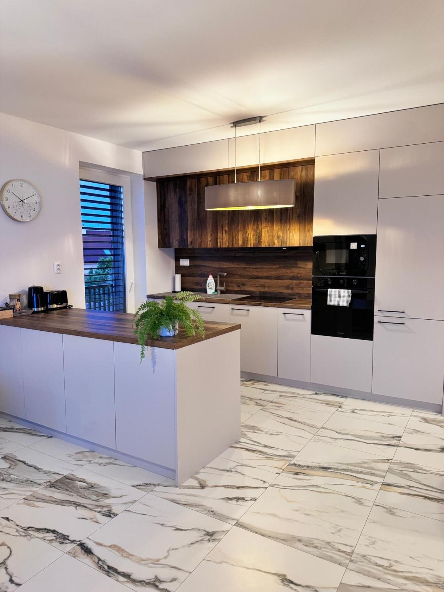 Apartments Sered Sered' ภายนอก รูปภาพ